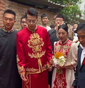 麦小登和世豪